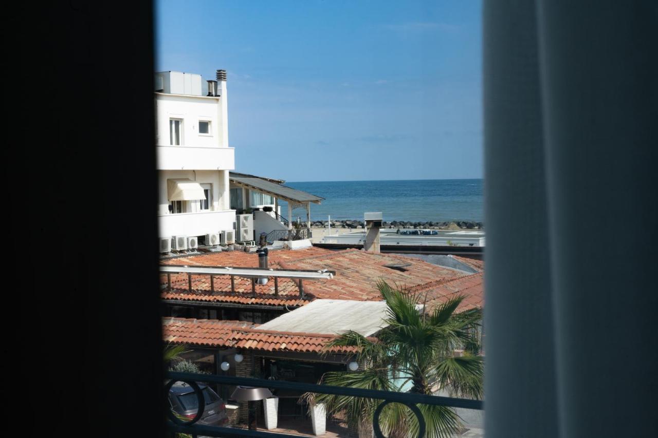 Hotel Greta B&B Rimini Exteriör bild